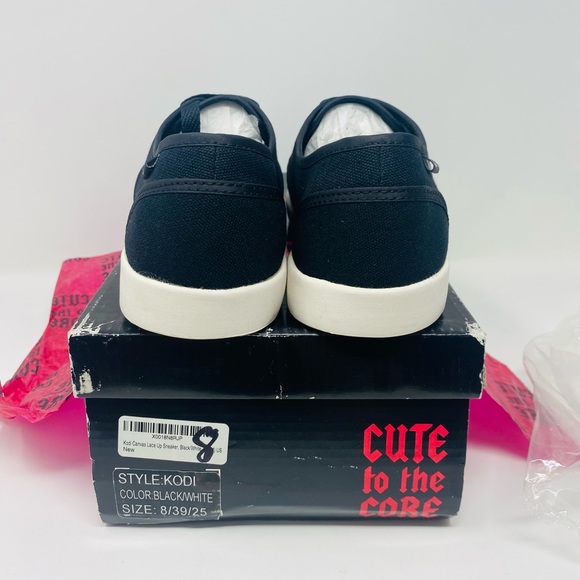NWT Cute to the Core Black/White Sneakers Size 8 - Picture 9 of 14